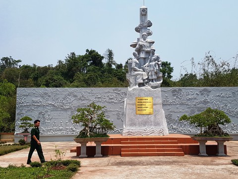 Trở lại miền biên viễn cực Tây - Ảnh 4. Trở lại miền biên viễn cực Tây - Ảnh 4.