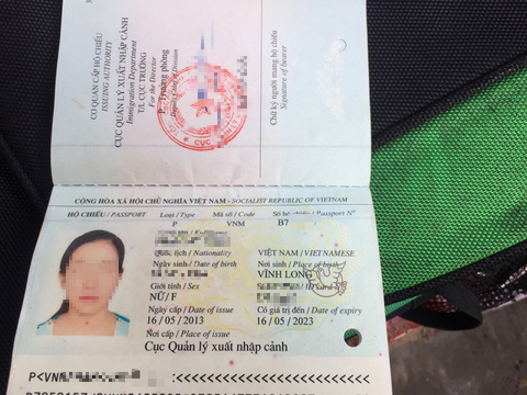Bà mẹ nghèo gửi đơn cầu cứu đưa con gái từ Malaysia về nước - Ảnh 2. Bà mẹ nghèo gửi đơn cầu cứu đưa con gái từ Malaysia về nước - Ảnh 2.