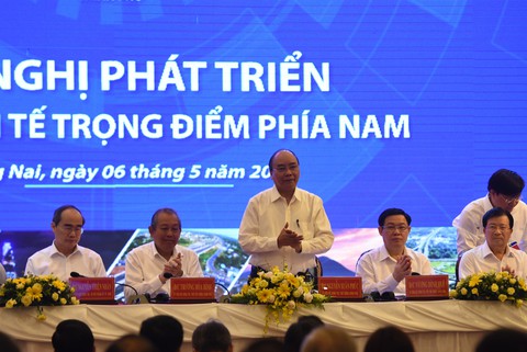 Thủ tướng Nguyễn Xuân Phúc: Bớt nói thành tích, hãy nói yếu kém để khắc phục - Ảnh 1. Thủ tướng Nguyễn Xuân Phúc: Bớt nói thành tích, hãy nói yếu kém để khắc phục - Ảnh 1.