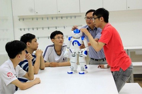 Hai khóa học lập trình và STEM miễn phí dịp hè - Ảnh 1. Hai khóa học lập trình và STEM miễn phí dịp hè - Ảnh 1.