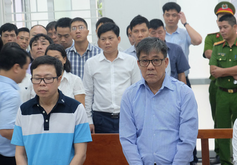 Ba cựu lãnh đạo PVEP hầu tòa vì nhận lãi ngoài từ OceanBank - Ảnh 1. Ba cựu lãnh đạo PVEP hầu tòa vì nhận lãi ngoài từ OceanBank - Ảnh 1.