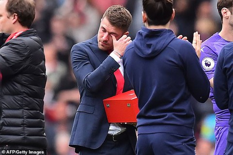 Ramsey rơi lệ trong ngày chia tay sân Emirates - Ảnh 2. Ramsey rơi lệ trong ngày chia tay sân Emirates - Ảnh 2.