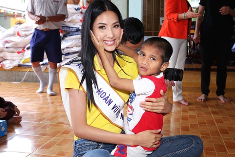 Hoàng Thùy đại diện Việt Nam tham dự Miss Universe 2019 - Ảnh 2. Hoàng Thùy đại diện Việt Nam tham dự Miss Universe 2019 - Ảnh 2.