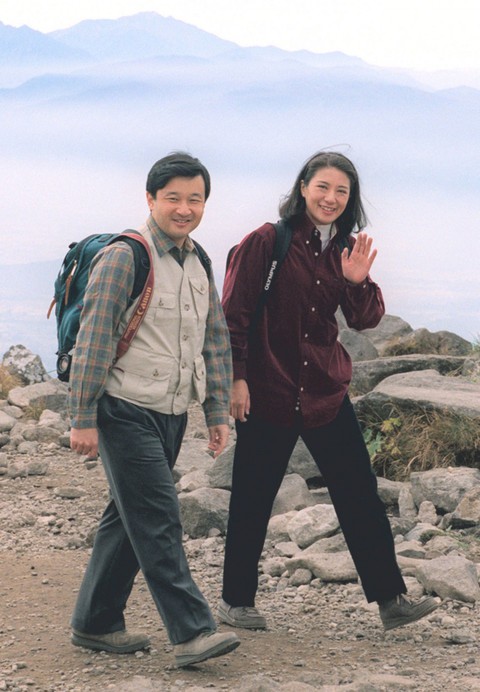 Tân Nhật hoàng Naruhito có thể phải từ bỏ đam mê trekking - Ảnh 2. Tân Nhật hoàng Naruhito có thể phải từ bỏ đam mê trekking - Ảnh 2.