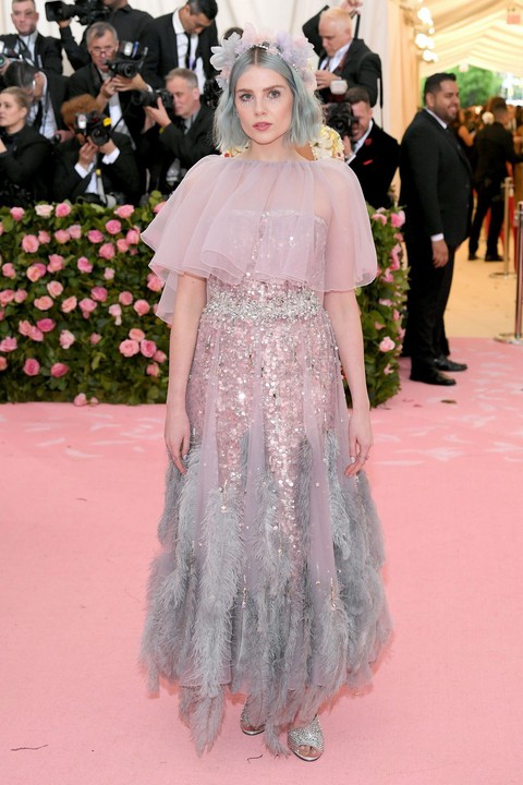 Những bộ cánh khiến người xem sốc nặng tại Met Gala 2019 - Ảnh 14. Những bộ cánh khiến người xem sốc nặng tại Met Gala 2019 - Ảnh 14.
