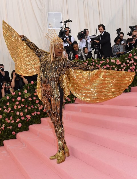 Những bộ cánh khiến người xem sốc nặng tại Met Gala 2019 - Ảnh 9. Những bộ cánh khiến người xem sốc nặng tại Met Gala 2019 - Ảnh 9.