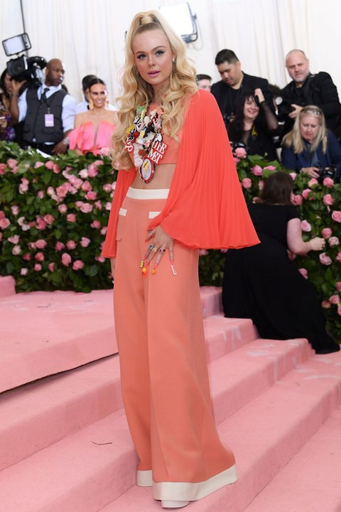 Những bộ cánh khiến người xem sốc nặng tại Met Gala 2019 - Ảnh 17. Những bộ cánh khiến người xem sốc nặng tại Met Gala 2019 - Ảnh 17.