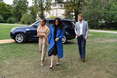 Công nương Meghan muốn sinh hoàng tử bé tại nhà nhưng bất thành? - Ảnh 1. Công nương Meghan muốn sinh hoàng tử bé tại nhà nhưng bất thành? - Ảnh 1.