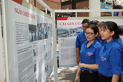 Triển lãm kỷ niệm 50 năm thực hiện Di chúc của Chủ tịch Hồ Chí Minh - Ảnh 2. Triển lãm kỷ niệm 50 năm thực hiện Di chúc của Chủ tịch Hồ Chí Minh - Ảnh 2.