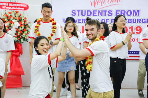 Học kỳ quốc tế 11 năm tuổi của sinh viên Hoa Kỳ tại UEF - Ảnh 2. Học kỳ quốc tế 11 năm tuổi của sinh viên Hoa Kỳ tại UEF - Ảnh 2.