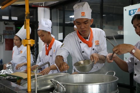 Đầu bếp - nghề tiềm năng trong cuộc sống hiện đại - Ảnh 1. Đầu bếp - nghề tiềm năng trong cuộc sống hiện đại - Ảnh 1.