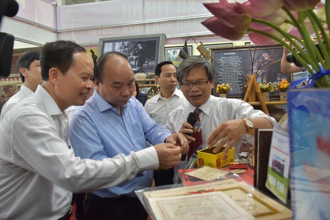 Thủ tướng Nguyễn Xuân Phúc dự kỷ niệm 990 năm Thanh Hóa - Ảnh 1. Thủ tướng Nguyễn Xuân Phúc dự kỷ niệm 990 năm Thanh Hóa - Ảnh 1.