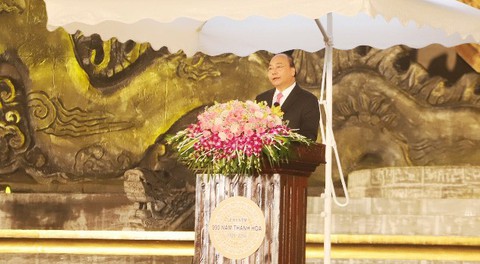Thủ tướng Nguyễn Xuân Phúc dự kỷ niệm 990 năm Thanh Hóa - Ảnh 2. Thủ tướng Nguyễn Xuân Phúc dự kỷ niệm 990 năm Thanh Hóa - Ảnh 2.
