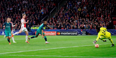 Moura lập hat-trick, Tottenham giật vé vào chung kết ở phút 90+6 - Ảnh 3. Moura lập hat-trick, Tottenham giật vé vào chung kết ở phút 90+6 - Ảnh 3.
