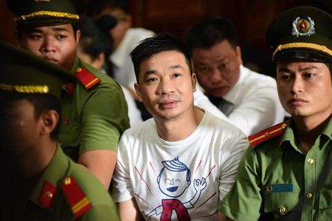 Đề nghị tử hình trùm ma túy Văn Kính Dương và 5 đồng phạm - Ảnh 1. Đề nghị tử hình trùm ma túy Văn Kính Dương và 5 đồng phạm - Ảnh 1.