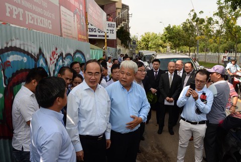 Cứ 5 năm, TP.HCM lại tăng thêm 1 triệu người - Ảnh 1.
