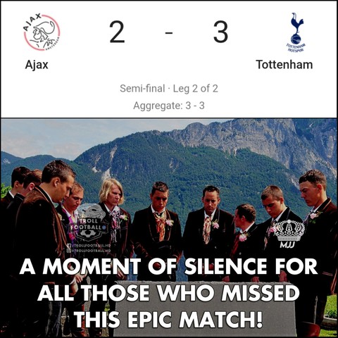 CĐV Ajax chết lặng sau bàn thắng quyết định của Moura - Ảnh 7. CĐV Ajax chết lặng sau bàn thắng quyết định của Moura - Ảnh 7.