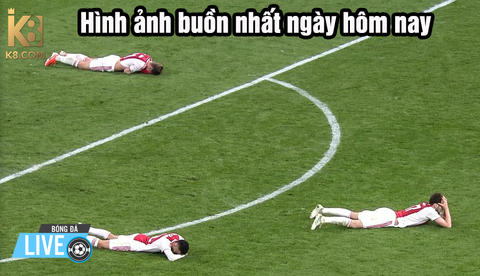 CĐV Ajax chết lặng sau bàn thắng quyết định của Moura - Ảnh 5. CĐV Ajax chết lặng sau bàn thắng quyết định của Moura - Ảnh 5.