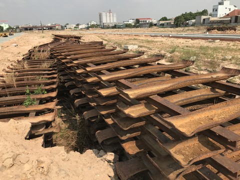 Công an vào cuộc vụ dỡ đường sắt Trạm vật tư Dĩ An phân lô đất nền - Ảnh 4. Công an vào cuộc vụ dỡ đường sắt Trạm vật tư Dĩ An phân lô đất nền - Ảnh 4.