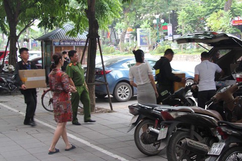 Khám xét chuỗi cửa hàng điện thoại Nhật Cường - Ảnh 7. Khám xét chuỗi cửa hàng điện thoại Nhật Cường - Ảnh 7.