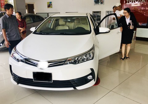 Cấp tập ra mắt xe mới, ôtô kéo nhau hạ giá - Ảnh 2. Cấp tập ra mắt xe mới, ôtô kéo nhau hạ giá - Ảnh 2.