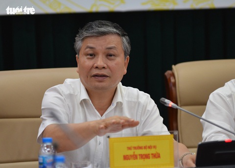 Đưa quy định không được nịnh bợ cấp trên vào luật - Ảnh 1. Đưa quy định không được nịnh bợ cấp trên vào luật - Ảnh 1.