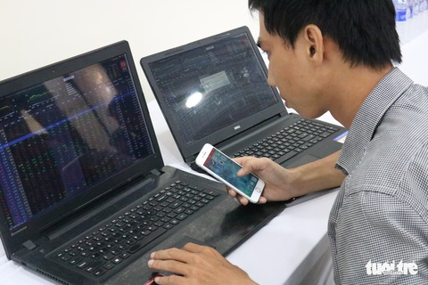 Lãnh đạo Địa ốc Hoàng Quân mua gom 11 triệu cổ phiếu sau loạt tin xấu - Ảnh 1. Lãnh đạo Địa ốc Hoàng Quân mua gom 11 triệu cổ phiếu sau loạt tin xấu - Ảnh 1.