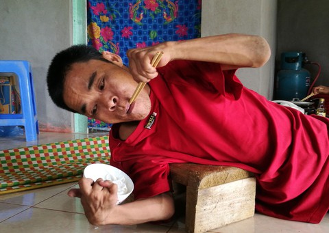 Người sâu Hoàng Thần - Ảnh 4. Người sâu Hoàng Thần - Ảnh 4.