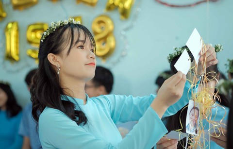 Thi THPT quốc gia: Gặp đề lạ, hãy chọn góc nhìn riêng - Ảnh 1. Thi THPT quốc gia: Gặp đề lạ, hãy chọn góc nhìn riêng - Ảnh 1.