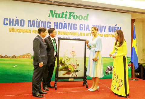 Công chúa Thụy Điển gặp gỡ NutiFood tại TP.HCM - Ảnh 1. Công chúa Thụy Điển gặp gỡ NutiFood tại TP.HCM - Ảnh 1.