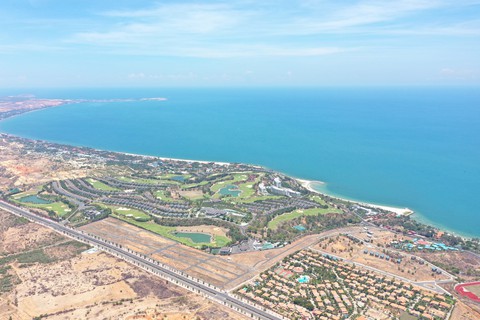 Phan Thiết xuất hiện siêu biệt thự 11 phòng giá 7 tỉ đồng - Ảnh 1. Phan Thiết xuất hiện siêu biệt thự 11 phòng giá 7 tỉ đồng - Ảnh 1.