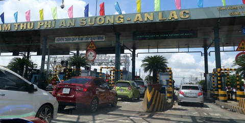 Thu phí hay thu tiền: bình mới rượu cũ - Ảnh 1. Thu phí hay thu tiền: bình mới rượu cũ - Ảnh 1.