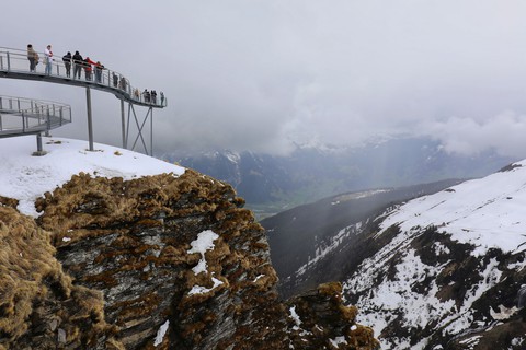 Nóc nhà châu Âu Jungfrau - kỳ quan tuyết trắng trên dãy Alps - Ảnh 6. Nóc nhà châu Âu Jungfrau - kỳ quan tuyết trắng trên dãy Alps - Ảnh 6.