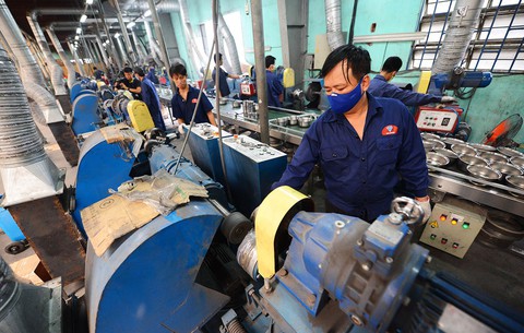 Tăng giờ làm thêm: Cần nhìn ở góc độ chất lượng cuộc sống - Ảnh 1. Tăng giờ làm thêm: Cần nhìn ở góc độ chất lượng cuộc sống - Ảnh 1.