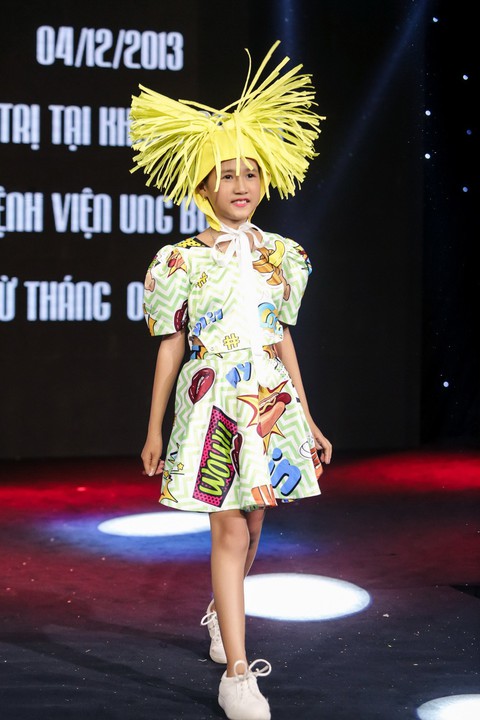 Đông Nhi hát, diễn thời trang gây quỹ cho bệnh nhi ung thư - Ảnh 3. Đông Nhi hát, diễn thời trang gây quỹ cho bệnh nhi ung thư - Ảnh 3.