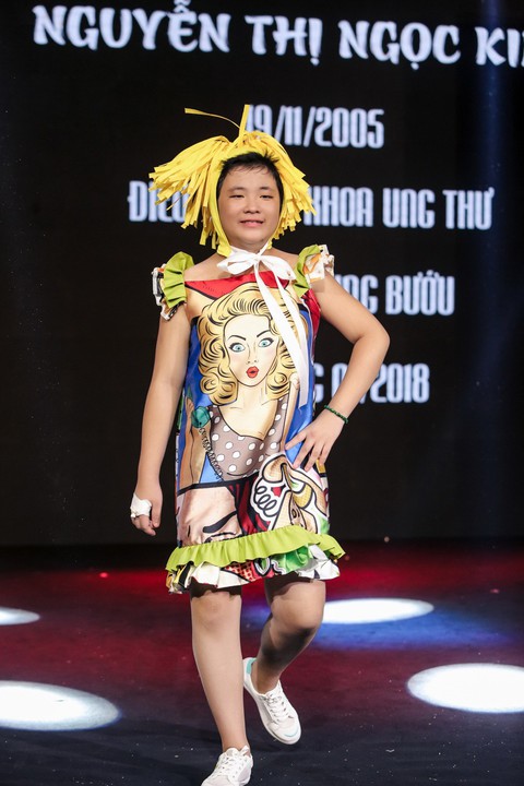 Đông Nhi hát, diễn thời trang gây quỹ cho bệnh nhi ung thư - Ảnh 4. Đông Nhi hát, diễn thời trang gây quỹ cho bệnh nhi ung thư - Ảnh 4.