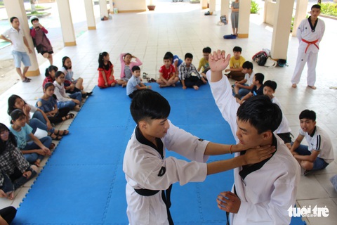 Trẻ em Đà Nẵng học kỹ năng sống, chống xâm hại dịp nghỉ hè - Ảnh 3. Trẻ em Đà Nẵng học kỹ năng sống, chống xâm hại dịp nghỉ hè - Ảnh 3.