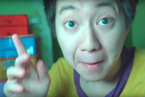Trét kem đánh răng lên bánh cho người ăn xin để câu view và cái kết - Ảnh 2. Trét kem đánh răng lên bánh cho người ăn xin để câu view và cái kết - Ảnh 2.