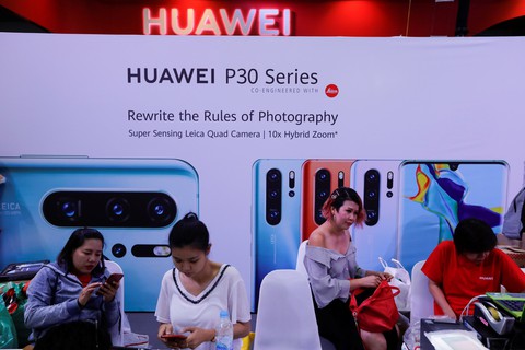Doanh nghiệp công nghệ yêu cầu nhân viên dừng trao đổi thông tin với Huawei - Ảnh 2. Doanh nghiệp công nghệ yêu cầu nhân viên dừng trao đổi thông tin với Huawei - Ảnh 2.
