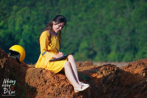 Linh Cáo tung hit mùa hè Những ngày đi lạc - Ảnh 3. Linh Cáo tung hit mùa hè Những ngày đi lạc - Ảnh 3.