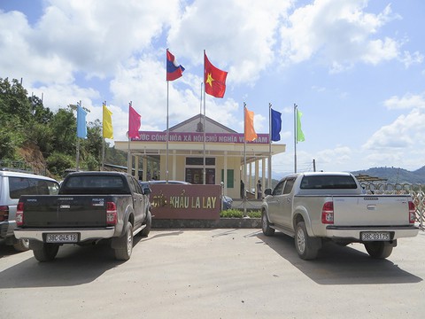 Cảnh cáo, chuyển công tác 5 cán bộ hải quan nhận tiền ngoài quy định - Ảnh 1. Cảnh cáo, chuyển công tác 5 cán bộ hải quan nhận tiền ngoài quy định - Ảnh 1.