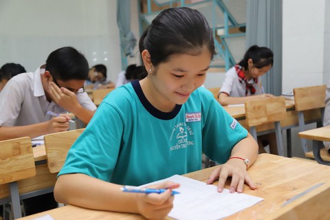 50% thí sinh TP.HCM dưới trung bình môn toán thi vào lớp 10 - Ảnh 2. 50% thí sinh TP.HCM dưới trung bình môn toán thi vào lớp 10 - Ảnh 2.