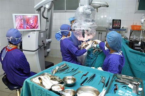 Phẫu thuật cứu cô gái trẻ 25 năm sống chung với động kinh - Ảnh 1. Phẫu thuật cứu cô gái trẻ 25 năm sống chung với động kinh - Ảnh 1.