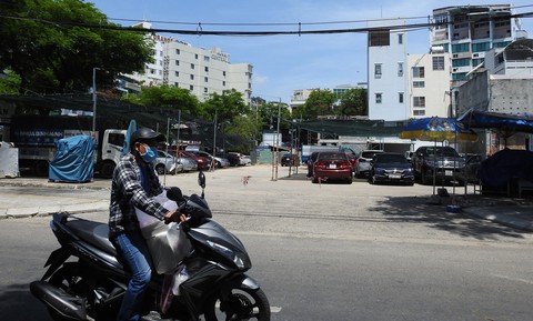 Gian nan đầu tư bãi giữ ôtô ở Đà Nẵng - Ảnh 2. Gian nan đầu tư bãi giữ ôtô ở Đà Nẵng - Ảnh 2.