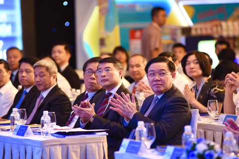 Phó thủ tướng Vương Đình Huệ đánh giá cao sáng kiến Ngày không tiền mặt - Ảnh 2. Phó thủ tướng Vương Đình Huệ đánh giá cao sáng kiến Ngày không tiền mặt - Ảnh 2.