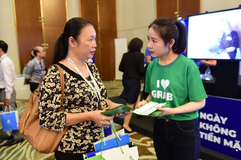 Trải nghiệm những tiện ích vượt trội của thanh toán không tiền mặt - Ảnh 5. Trải nghiệm những tiện ích vượt trội của thanh toán không tiền mặt - Ảnh 5.