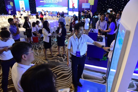 Trải nghiệm những tiện ích vượt trội của thanh toán không tiền mặt - Ảnh 1. Trải nghiệm những tiện ích vượt trội của thanh toán không tiền mặt - Ảnh 1.