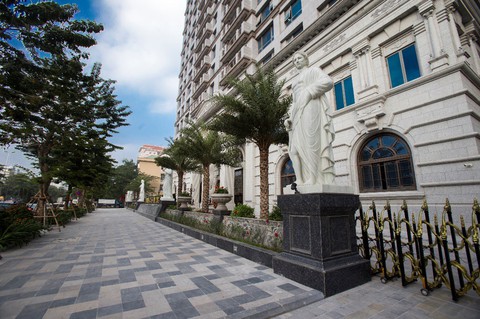 D. Palais Louis mê hoặc khách hàng như thế nào? - Ảnh 2. D. Palais Louis mê hoặc khách hàng như thế nào? - Ảnh 2.
