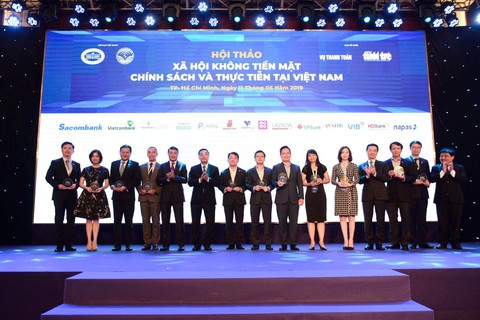 VIB tích cực đưa ra các giải pháp thanh toán không tiền mặt - Ảnh 4. VIB tích cực đưa ra các giải pháp thanh toán không tiền mặt - Ảnh 4.