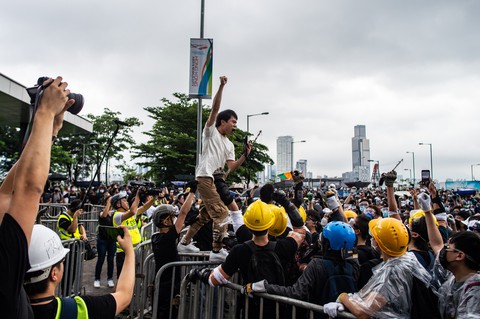 Cảnh sát Hong Kong vất vả kiểm soát biểu tình ra sao? - Ảnh 1. Cảnh sát Hong Kong vất vả kiểm soát biểu tình ra sao? - Ảnh 1.